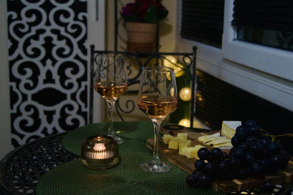 Cozy 2Br Oasis In Central Burgas Екстер'єр фото