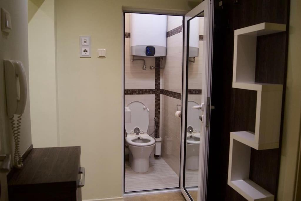 Cozy 2Br Oasis In Central Burgas Екстер'єр фото