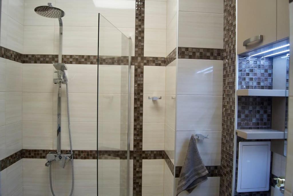 Cozy 2Br Oasis In Central Burgas Екстер'єр фото
