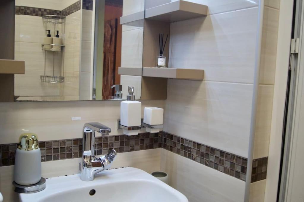 Cozy 2Br Oasis In Central Burgas Екстер'єр фото