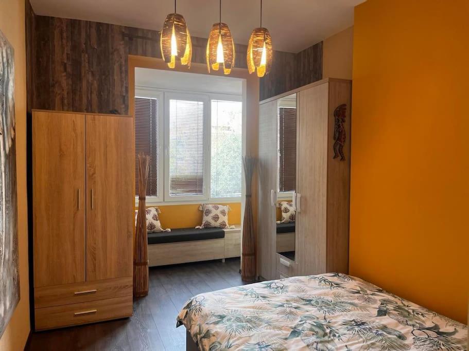 Cozy 2Br Oasis In Central Burgas Екстер'єр фото