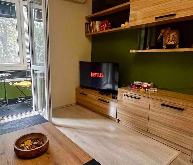 Cozy 2Br Oasis In Central Burgas Екстер'єр фото